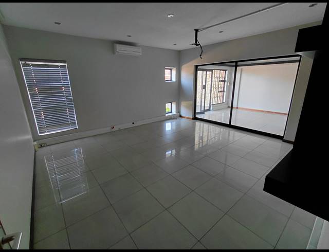 277M² OFFICE TO LET IN CARLSWALD
